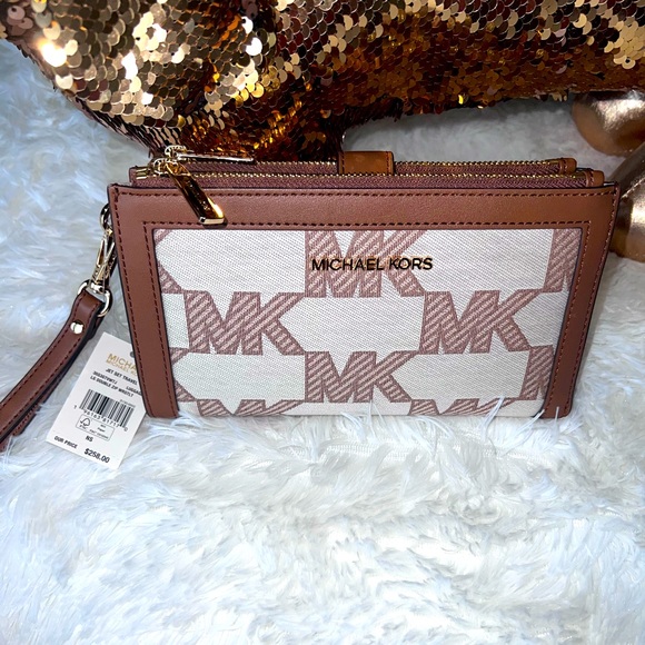 Michael Kors Wallet/Wristlet. Brand New With Tags
